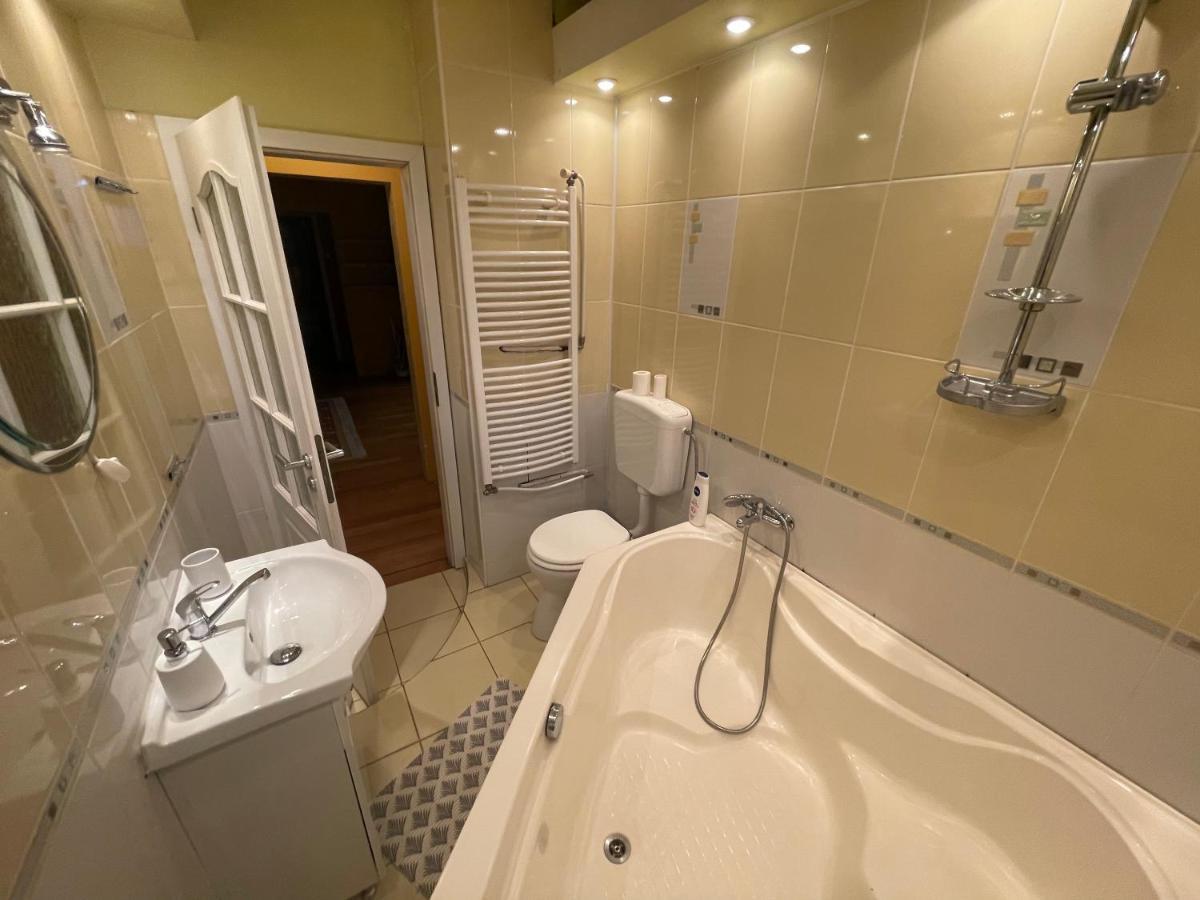 אורדאה Lovely 3 Bedrooms Apartament מראה חיצוני תמונה