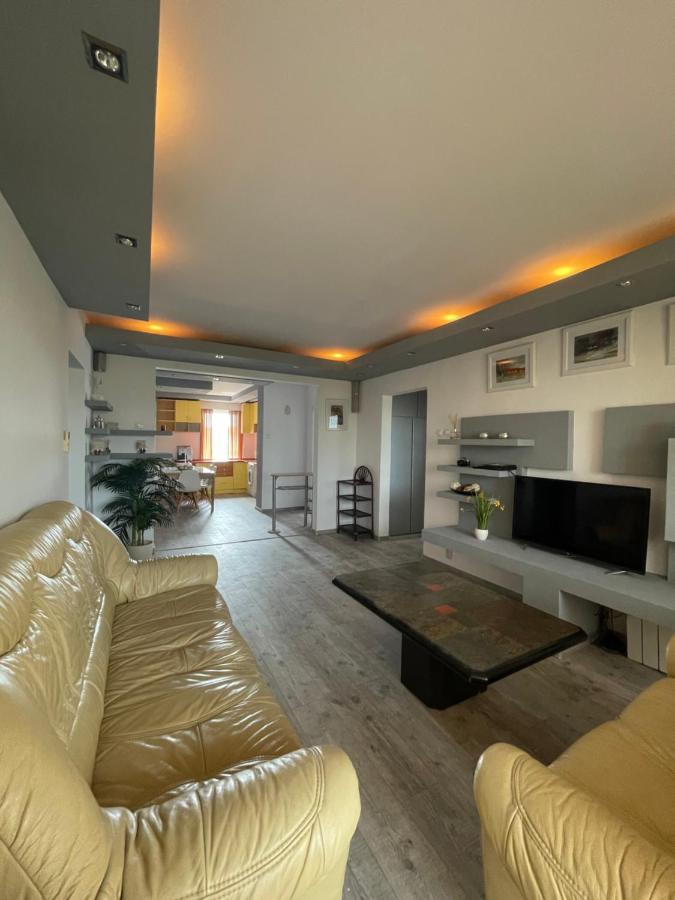 אורדאה Lovely 3 Bedrooms Apartament מראה חיצוני תמונה
