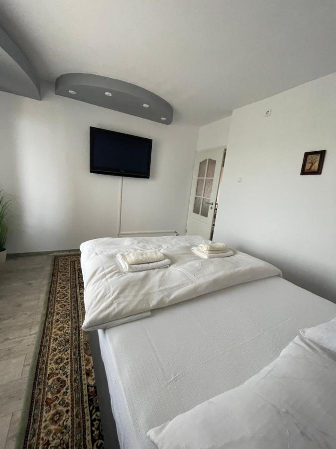 אורדאה Lovely 3 Bedrooms Apartament מראה חיצוני תמונה